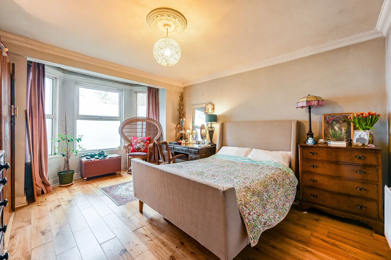 Basement Flat, 68 Limes Grove, London, photo 6