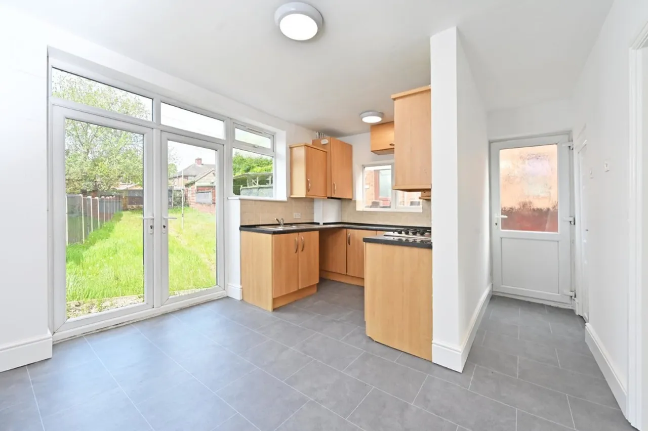 Werrington Road, Bucknall, Stoke-on-Trent, photo 4