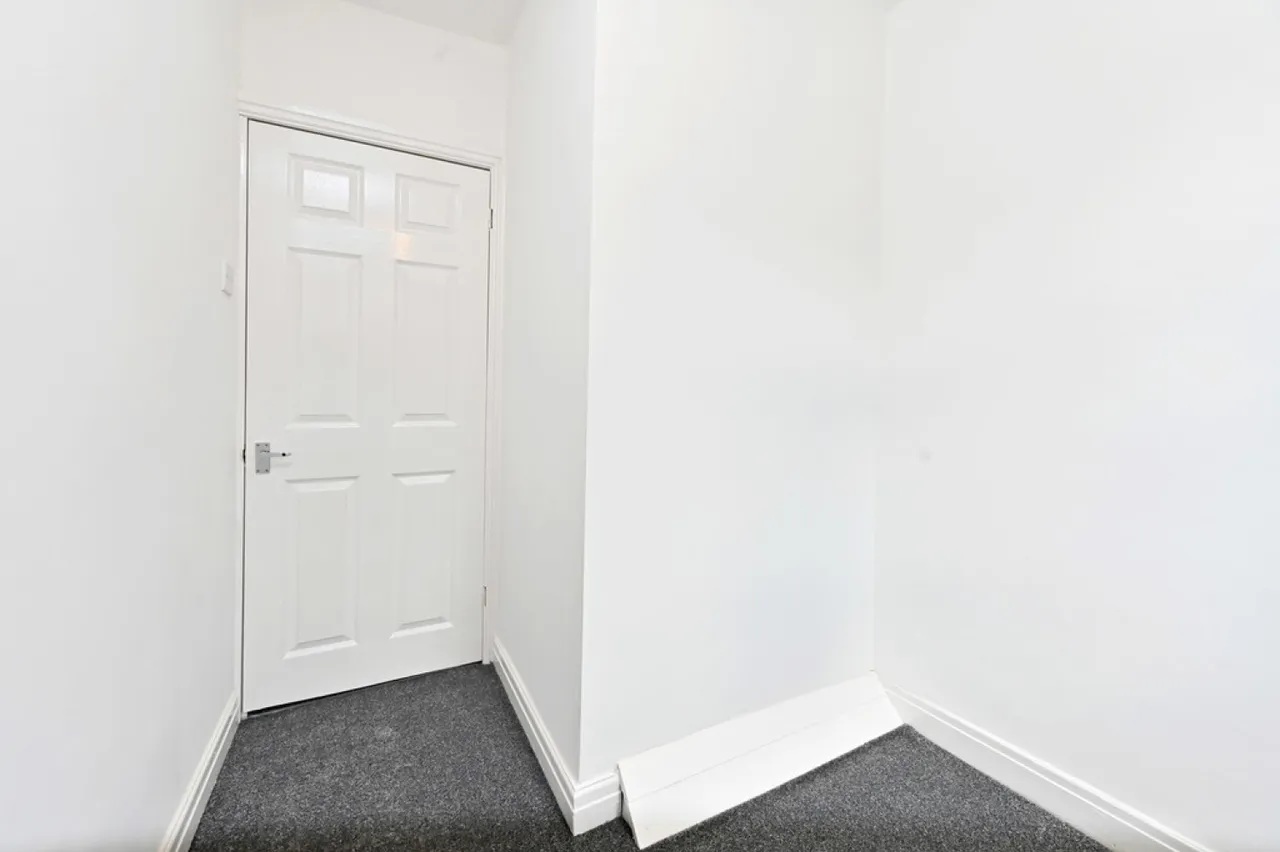 Werrington Road, Bucknall, Stoke-on-Trent, photo 12