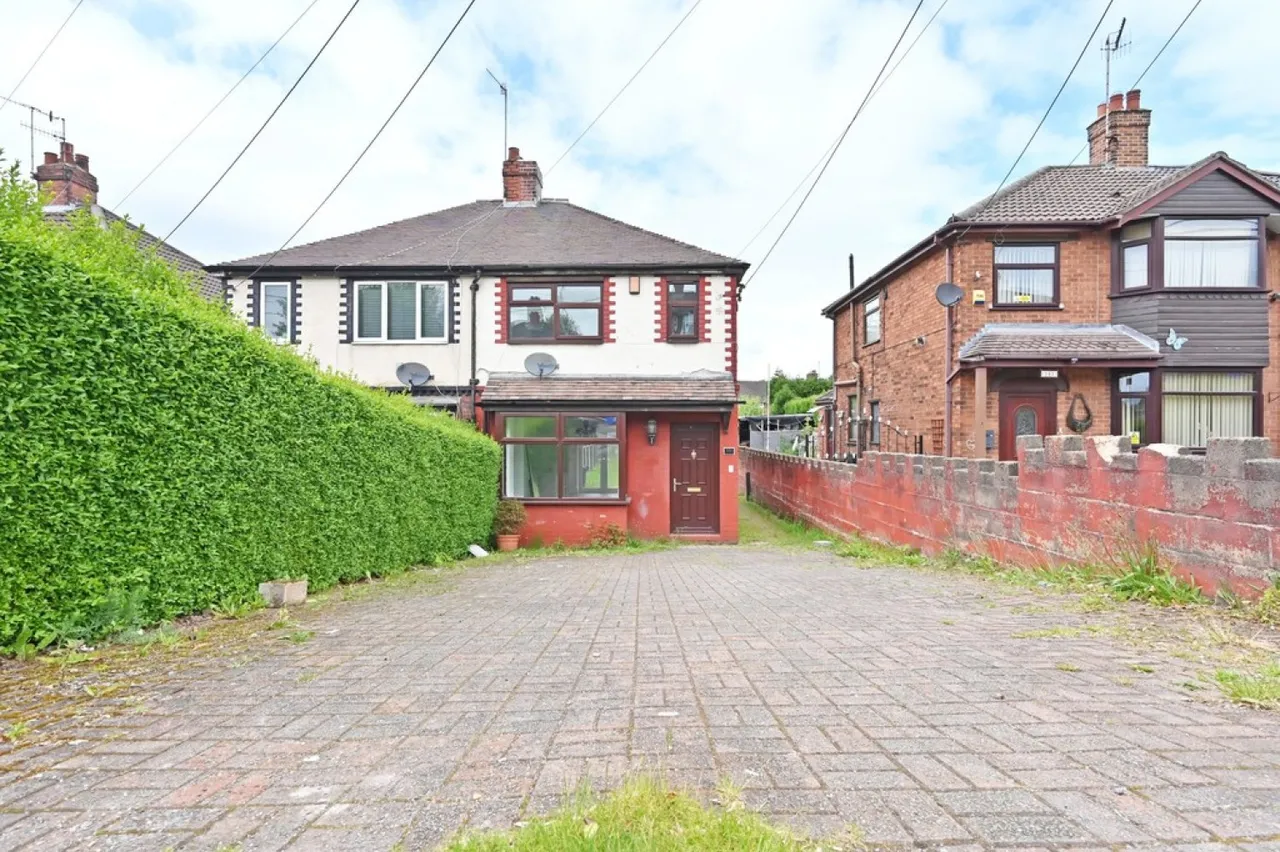 3 bed house for sale — Werrington Road, Bucknall, Stoke-on-Trent