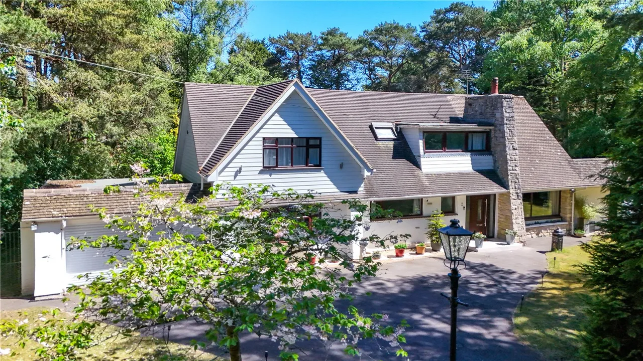 4 bed house for sale, Egmont Drive, Avon Castle, BH24