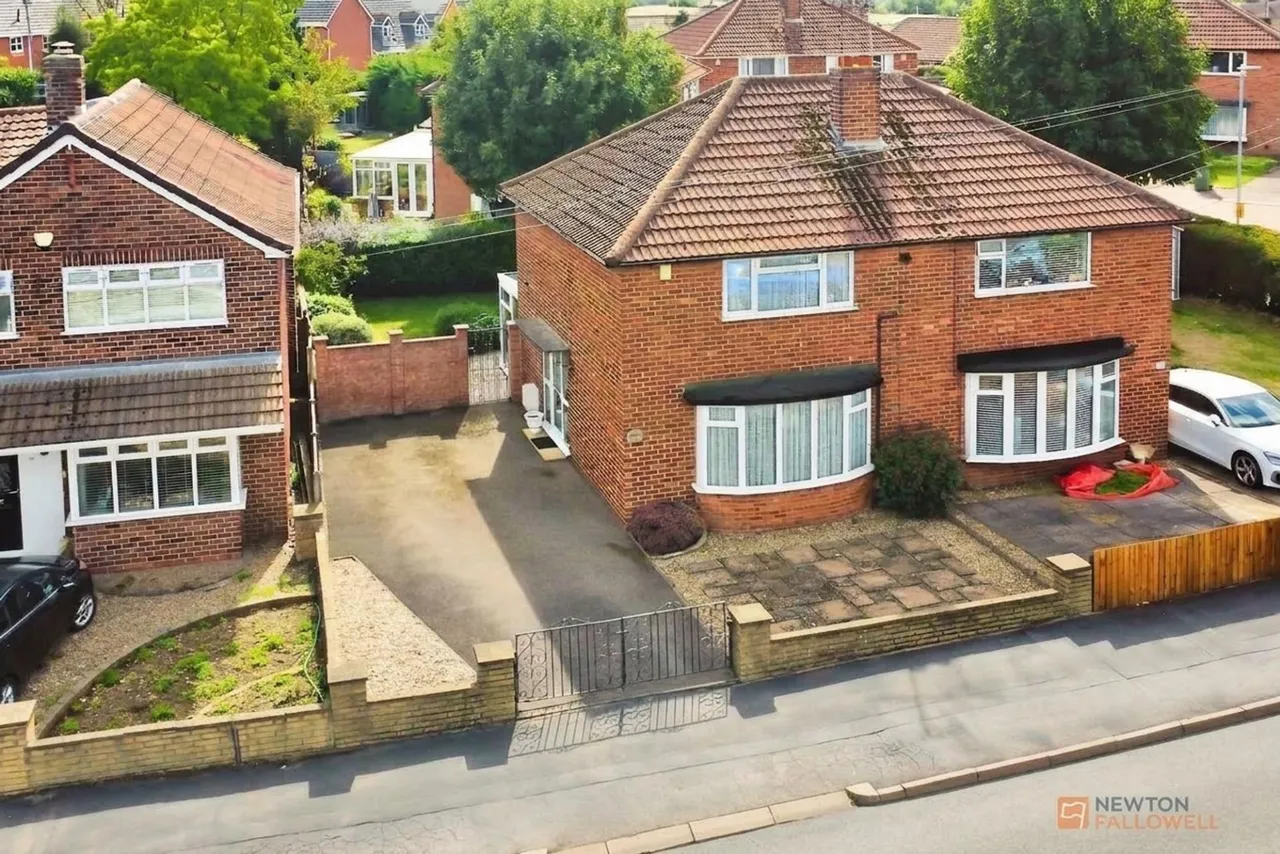 2 bed house for sale, The Osiers, Leicester, LE3