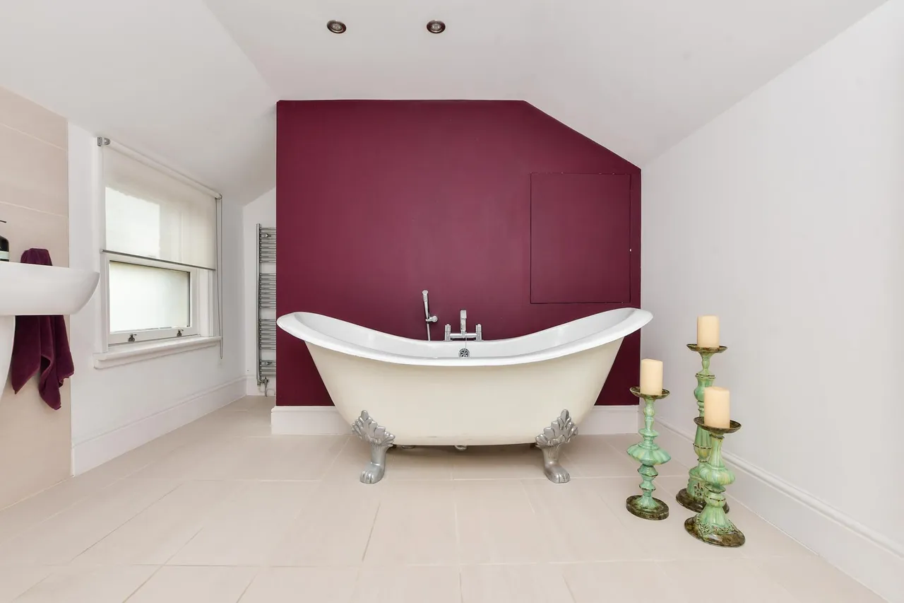 Brockenhurst Road, Ramsgate, CT11, photo 18
