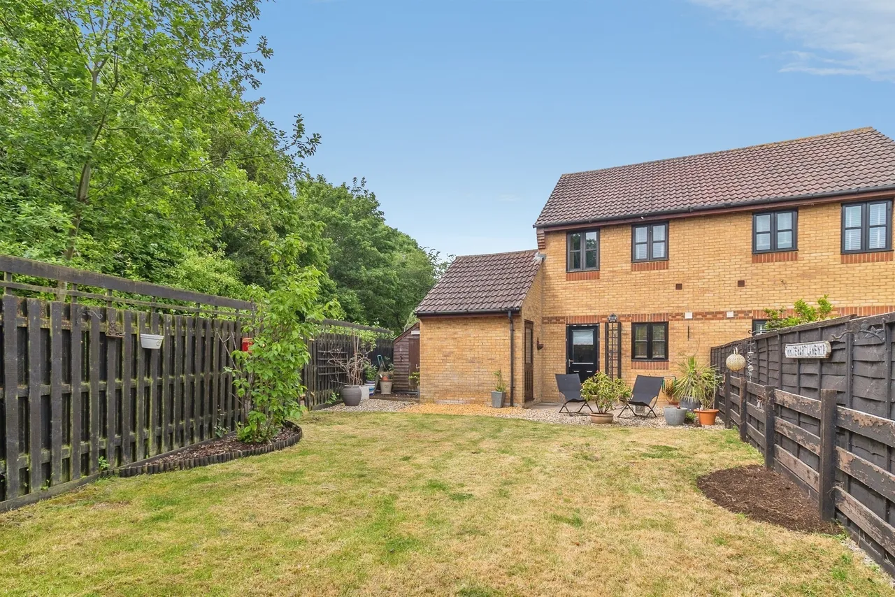2 bed house for sale — St. Helens Grove, Monkston, Milton Keynes