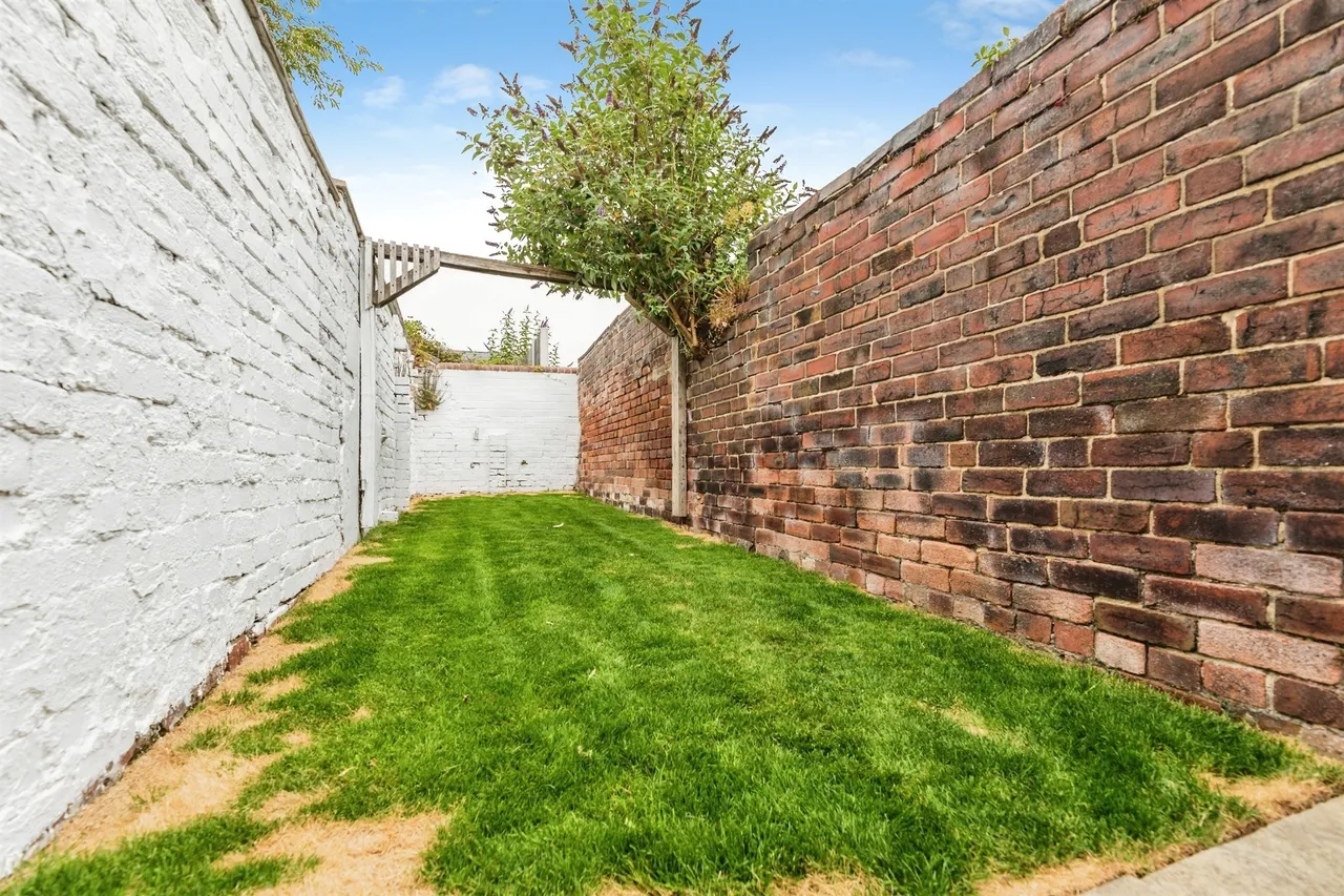 Watson Street, Hoyland, S74, photo 16