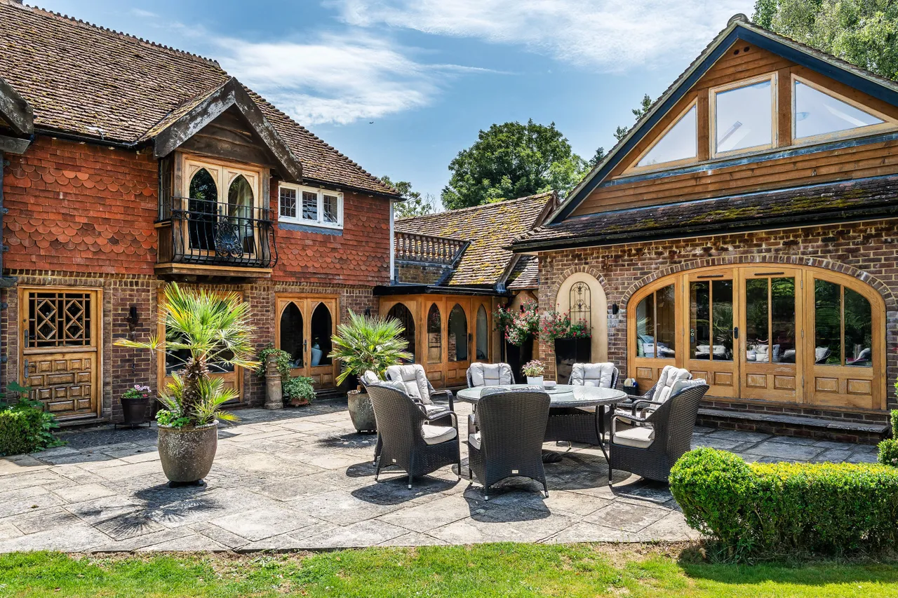 Pikes Lane, Crowhurst, RH7, photo 23
