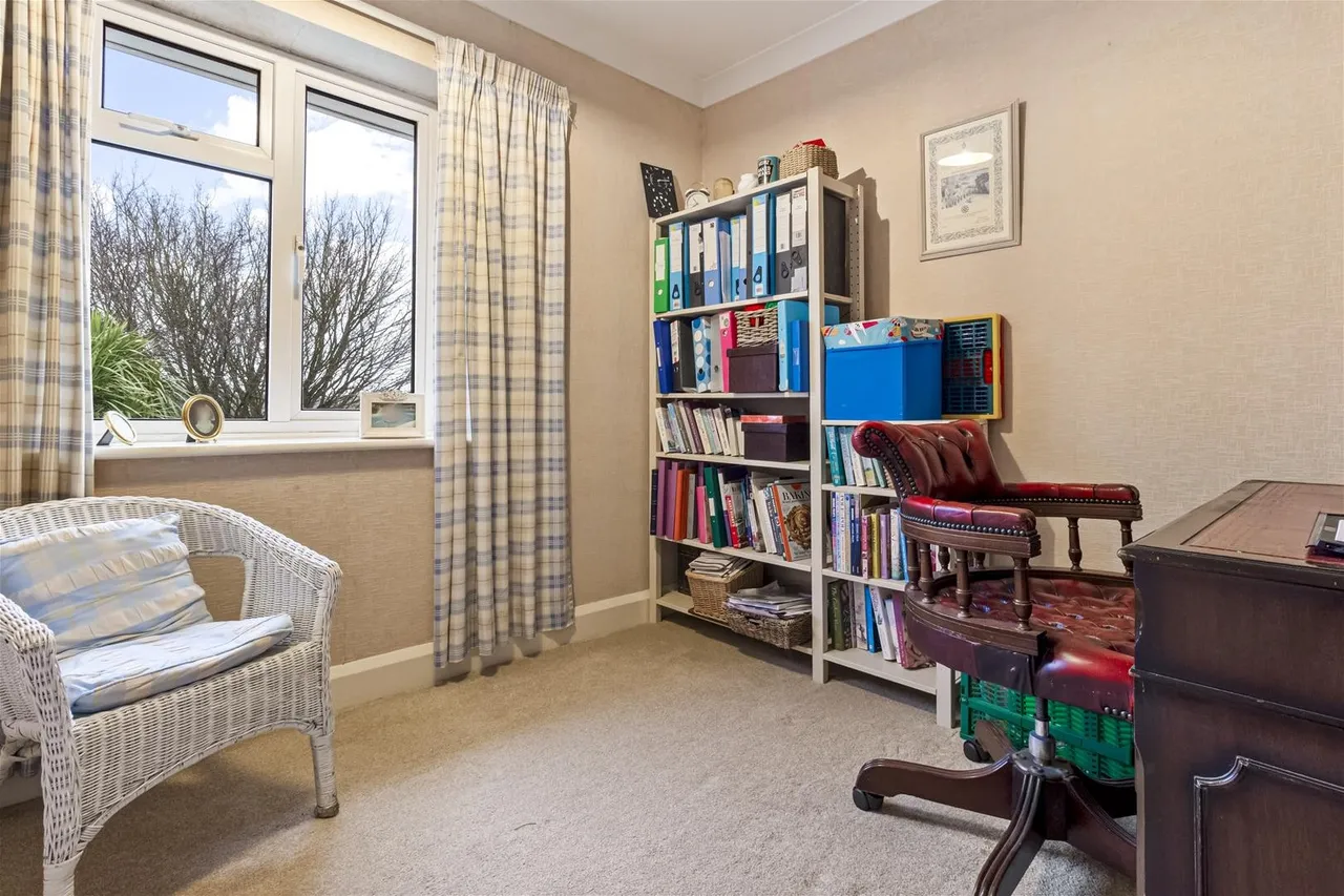 West Park Lane, Goring-By-Sea, Worthing, photo 24
