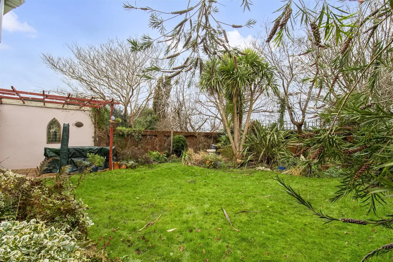 West Park Lane, Goring-By-Sea, Worthing, photo 19