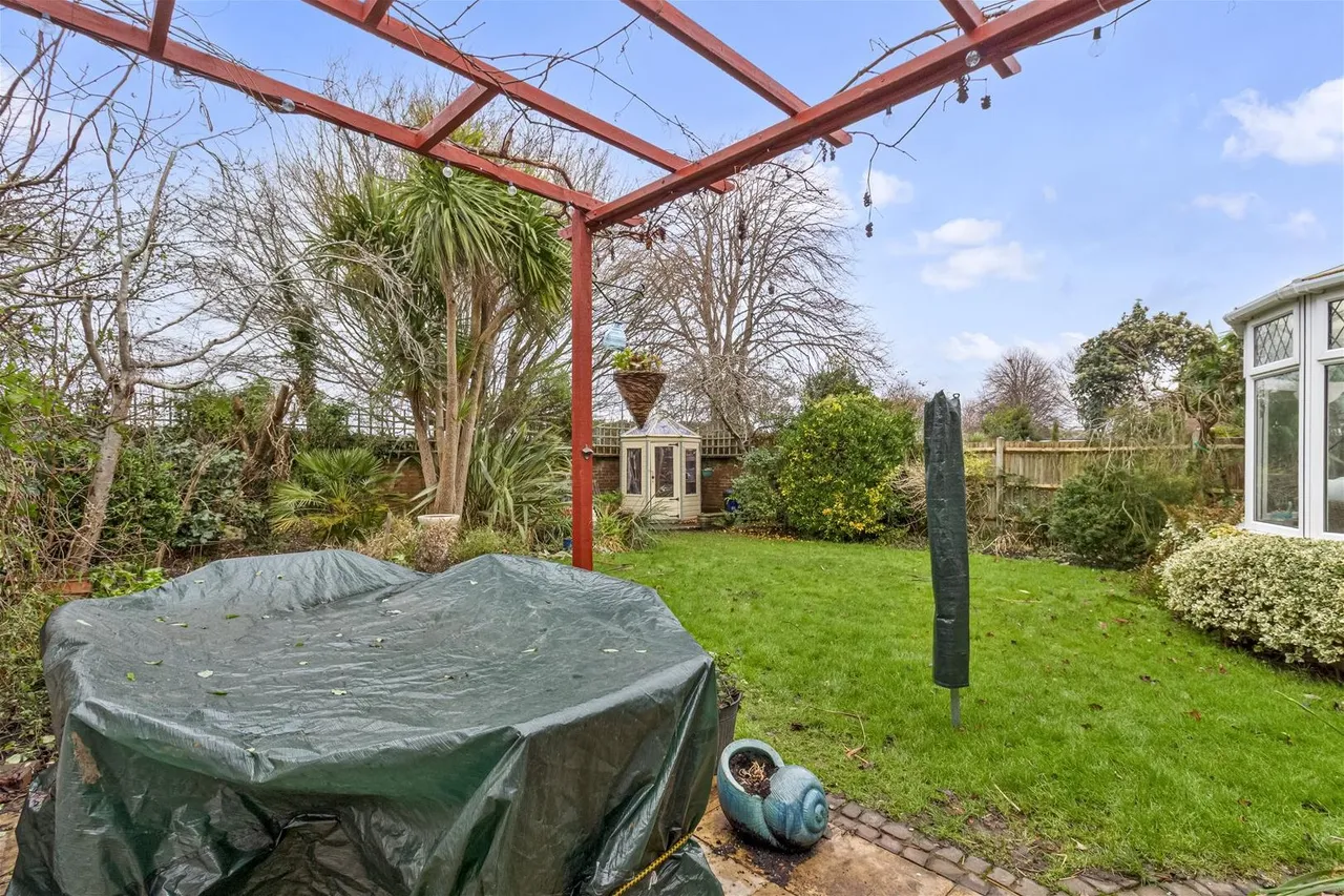 West Park Lane, Goring-By-Sea, Worthing, photo 18