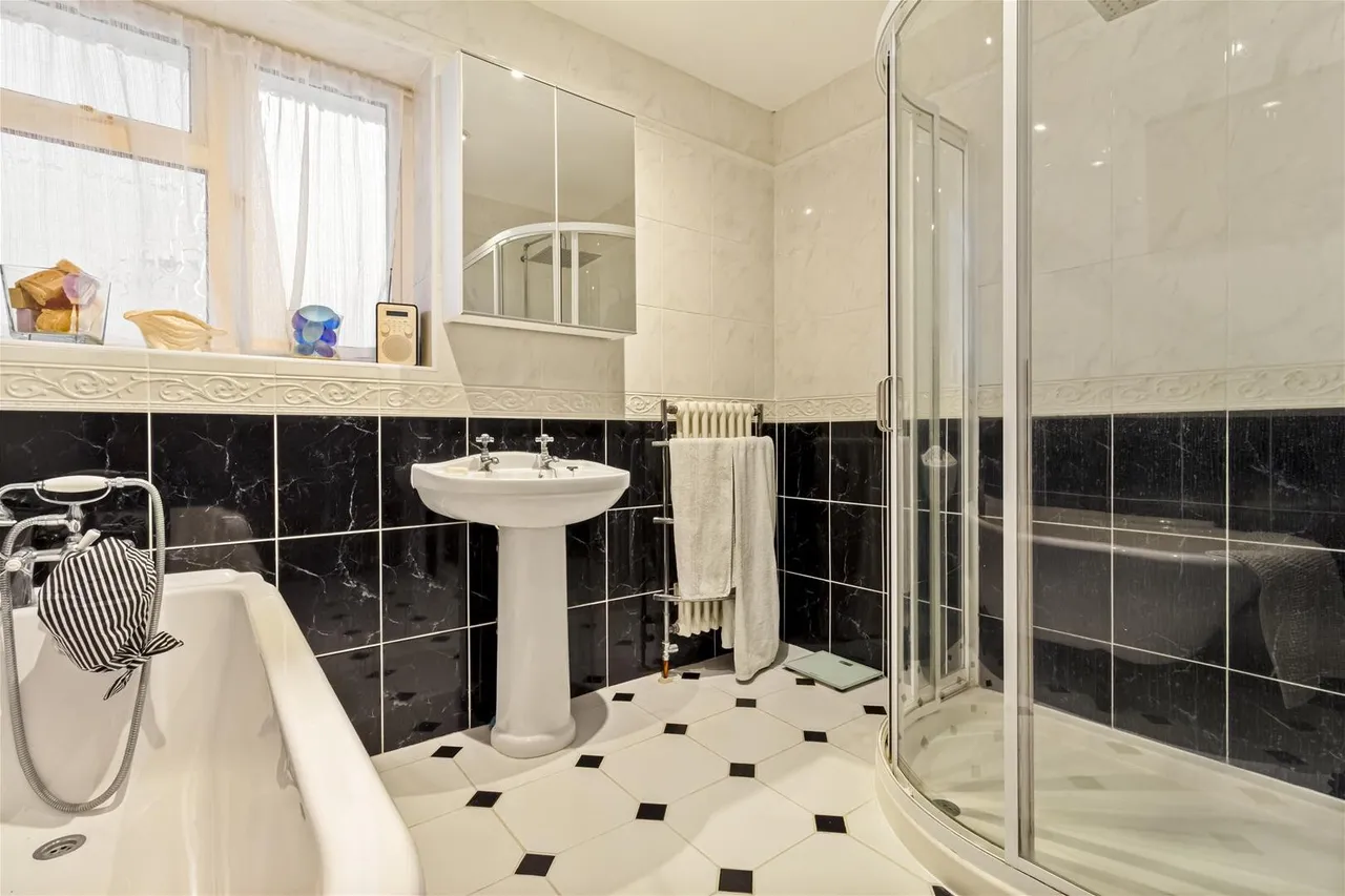 West Park Lane, Goring-By-Sea, Worthing, photo 17