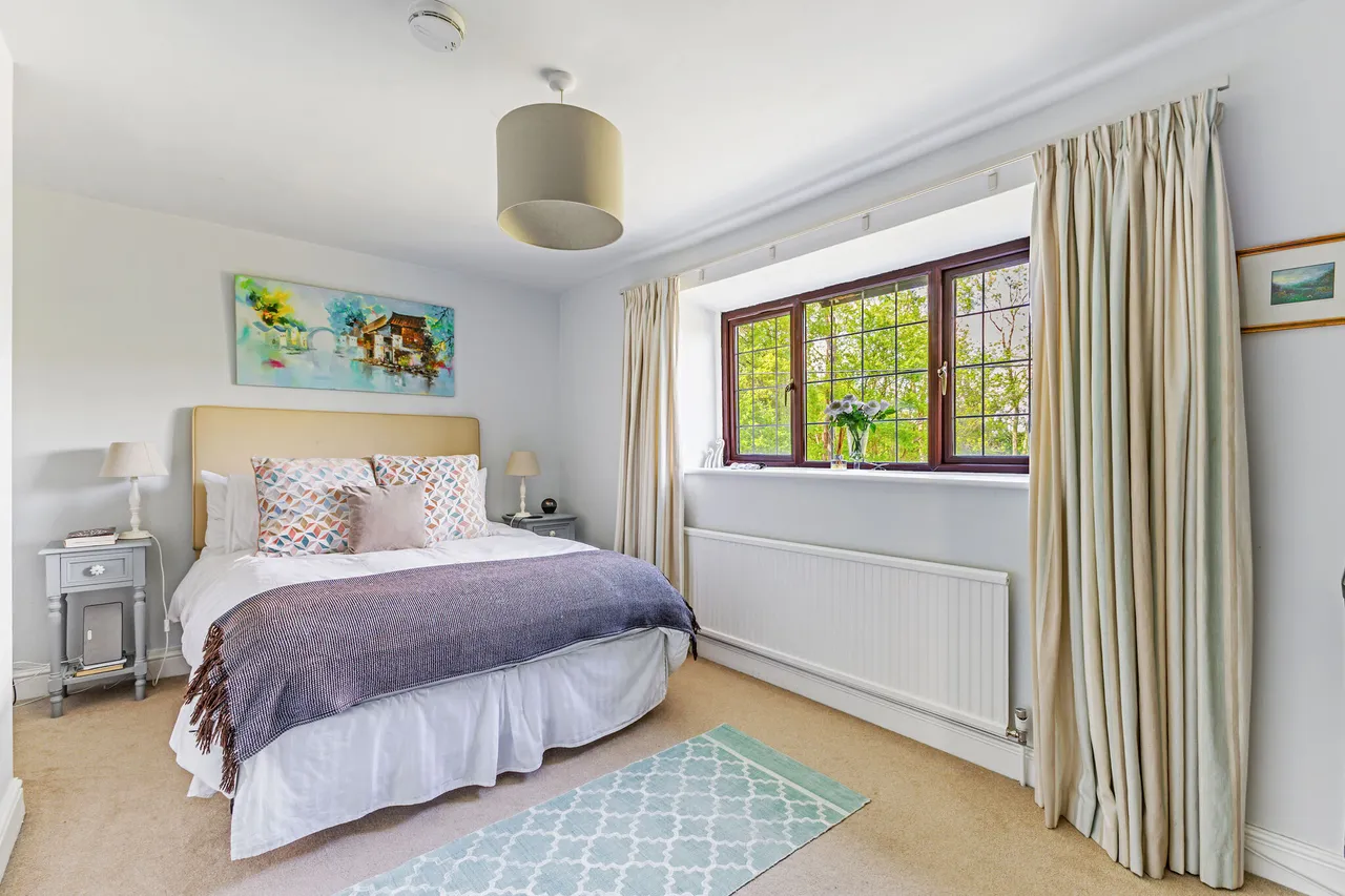 Chalky Lane, Dogmersfield, RG27, photo 10