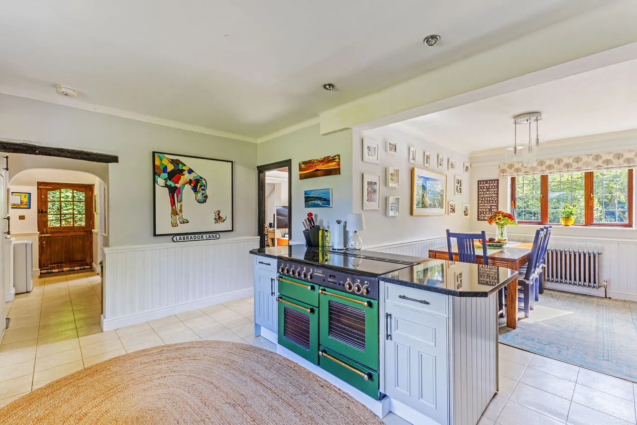 Chalky Lane, Dogmersfield, RG27, photo 6