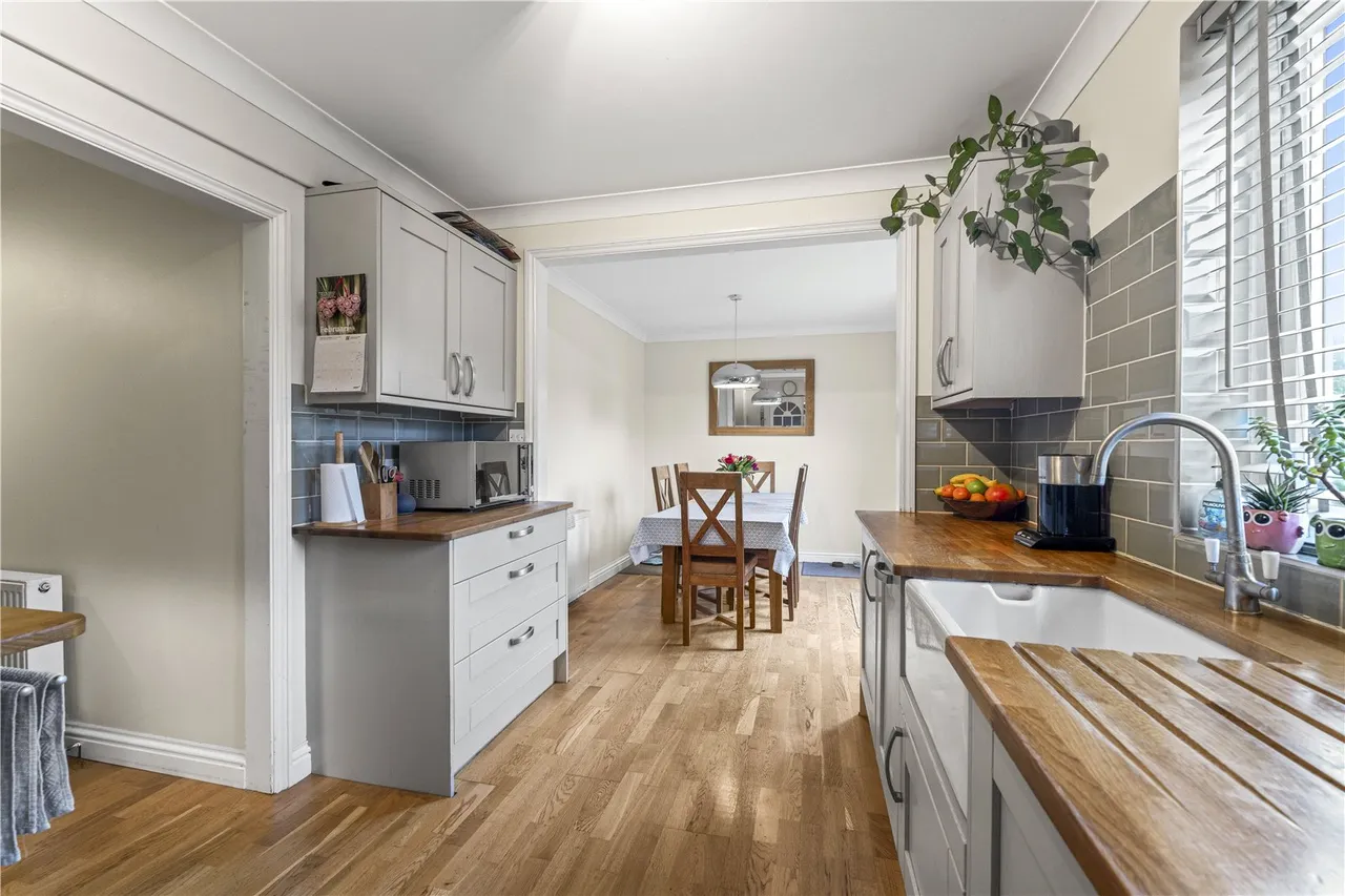 Lime Crescent, Sunbury, TW16 5NT, photo 6