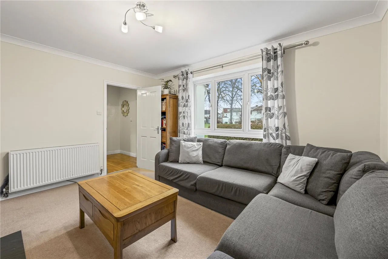 Lime Crescent, Sunbury, TW16 5NT, photo 4