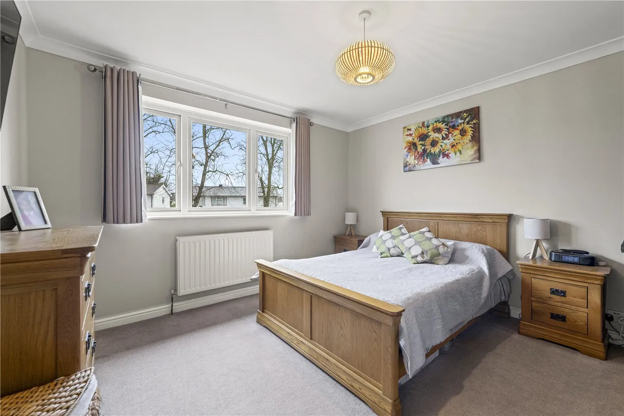 Lime Crescent, Sunbury, TW16 5NT, photo 8