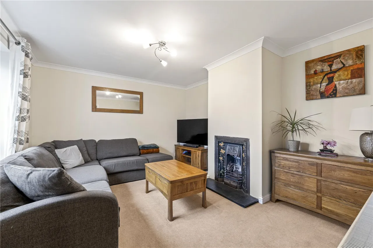 Lime Crescent, Sunbury, TW16 5NT, photo 3