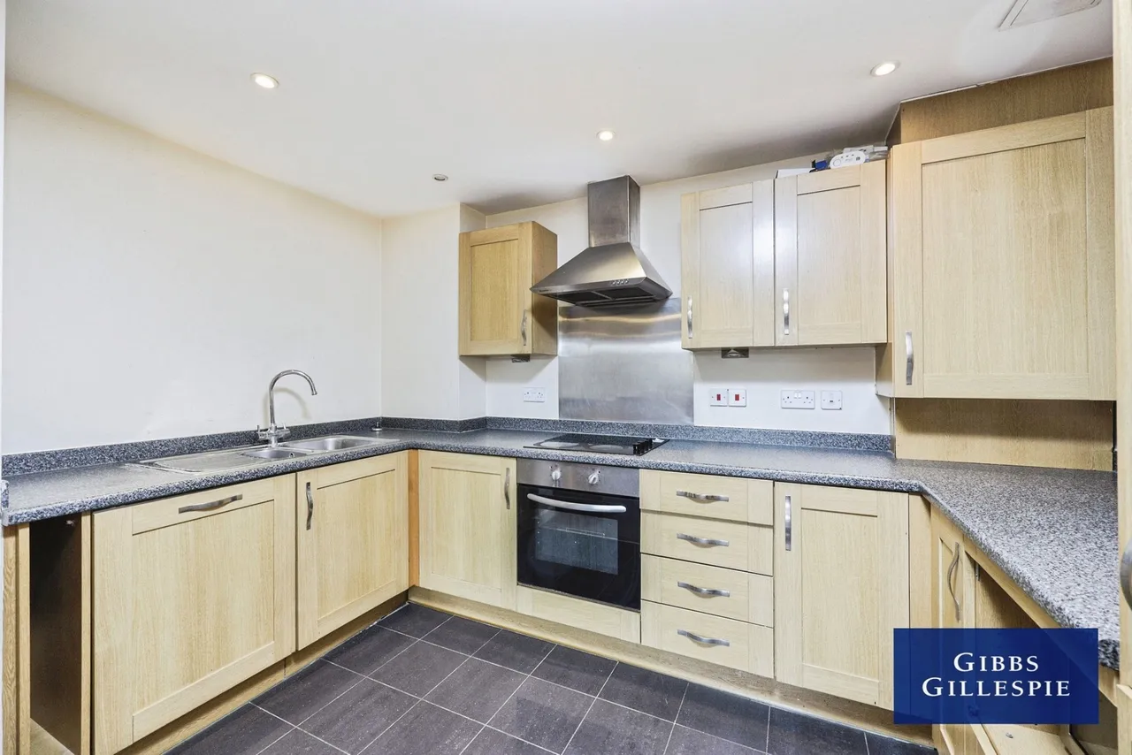 2 bed flat to rent, Metropolitan Station Approach, Watford Fees Apply, WD18