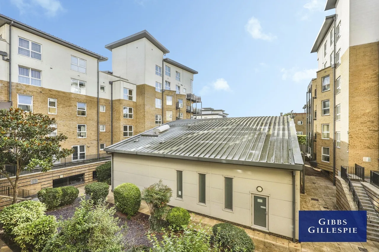 Metropolitan Station Approach, Watford Fees Apply, WD18, photo 8