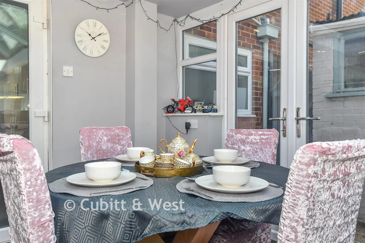Stockheath Way, Leigh Park, PO9, photo 6