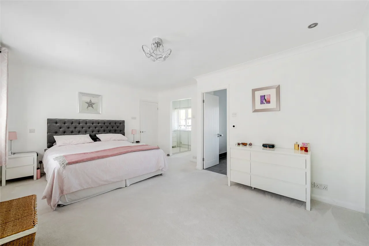 Parkway, Camberley, GU15, photo 14