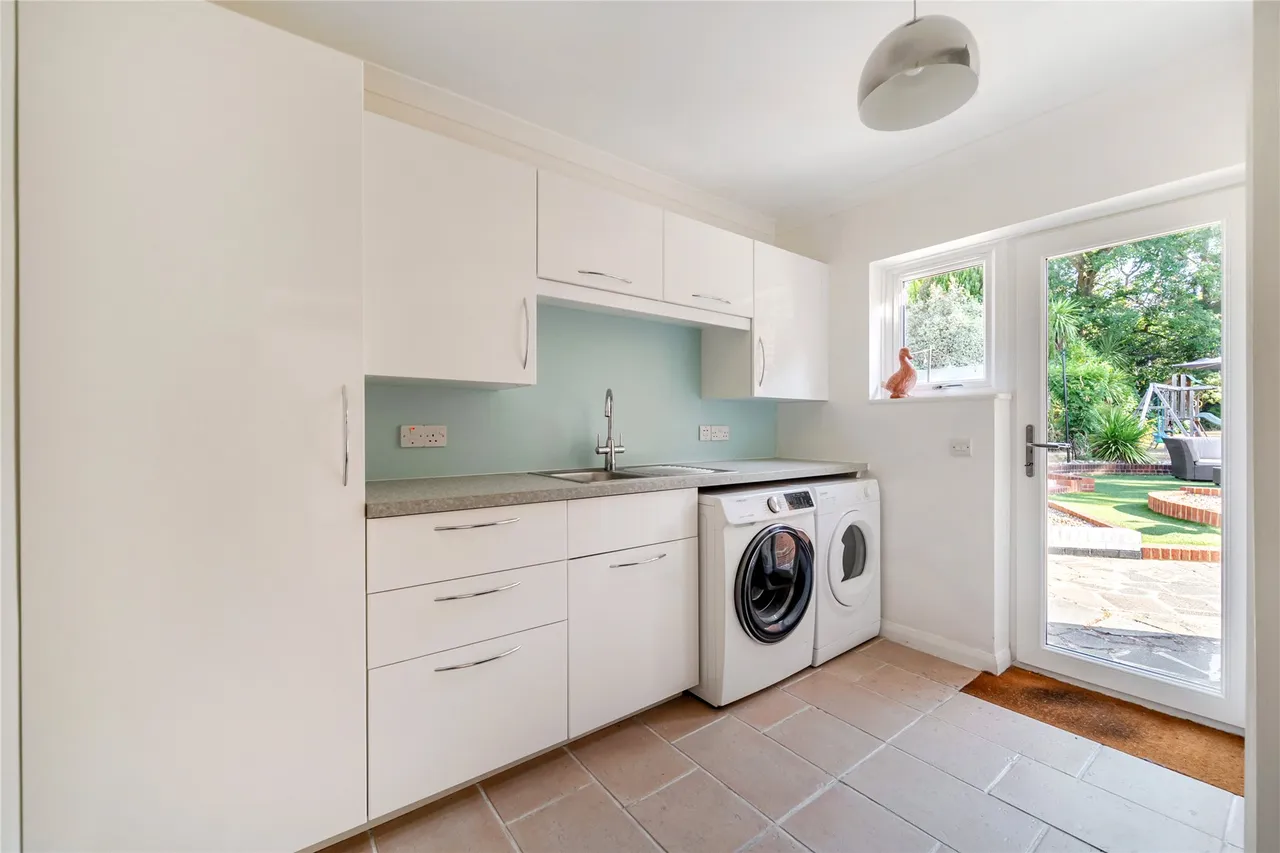 Parkway, Camberley, GU15, photo 6