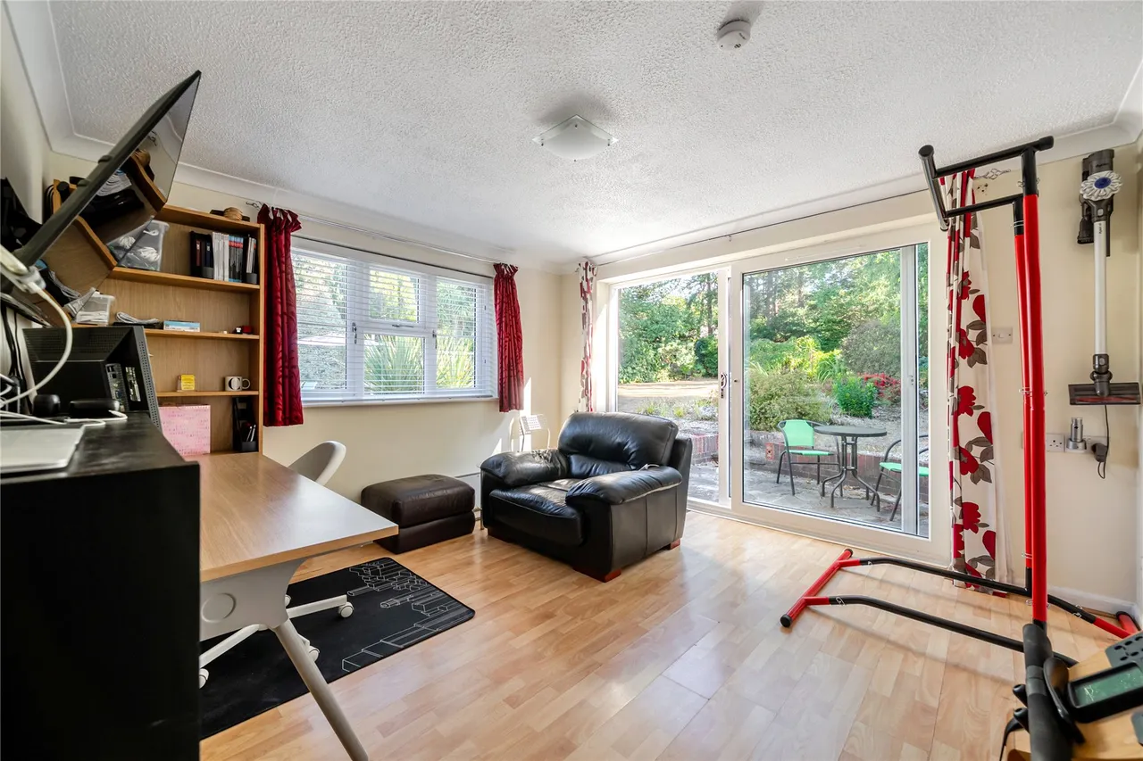 Parkway, Camberley, GU15, photo 3