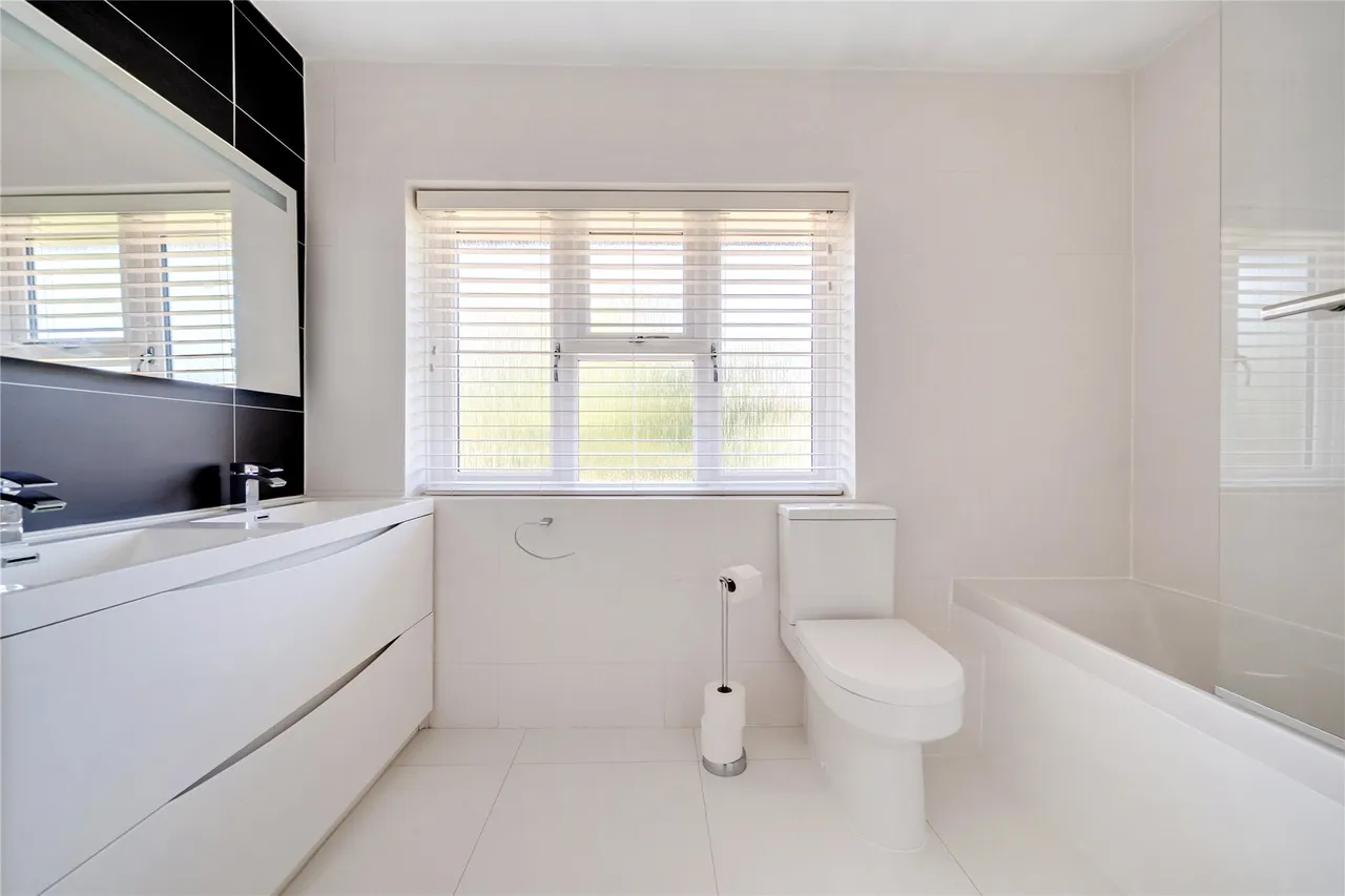 Parkway, Camberley, GU15, photo 8