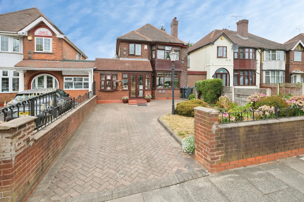 3 bed house for sale — Stechford Lane, Birmingham