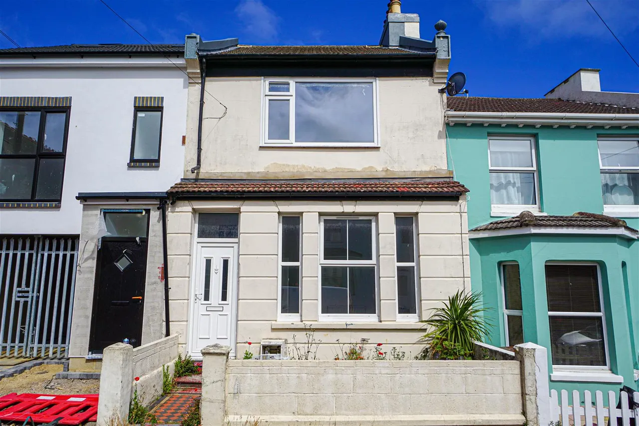 2 bed house for sale, Calvert Road, Hastings
