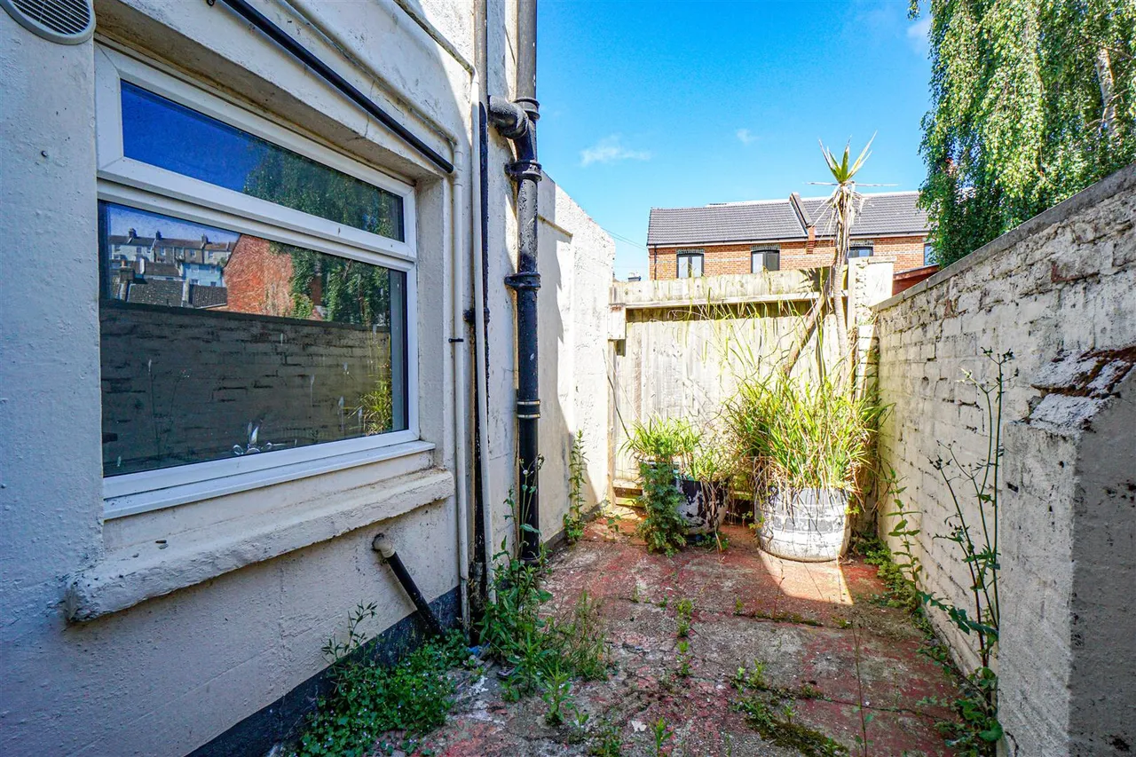 Calvert Road, Hastings, photo 5