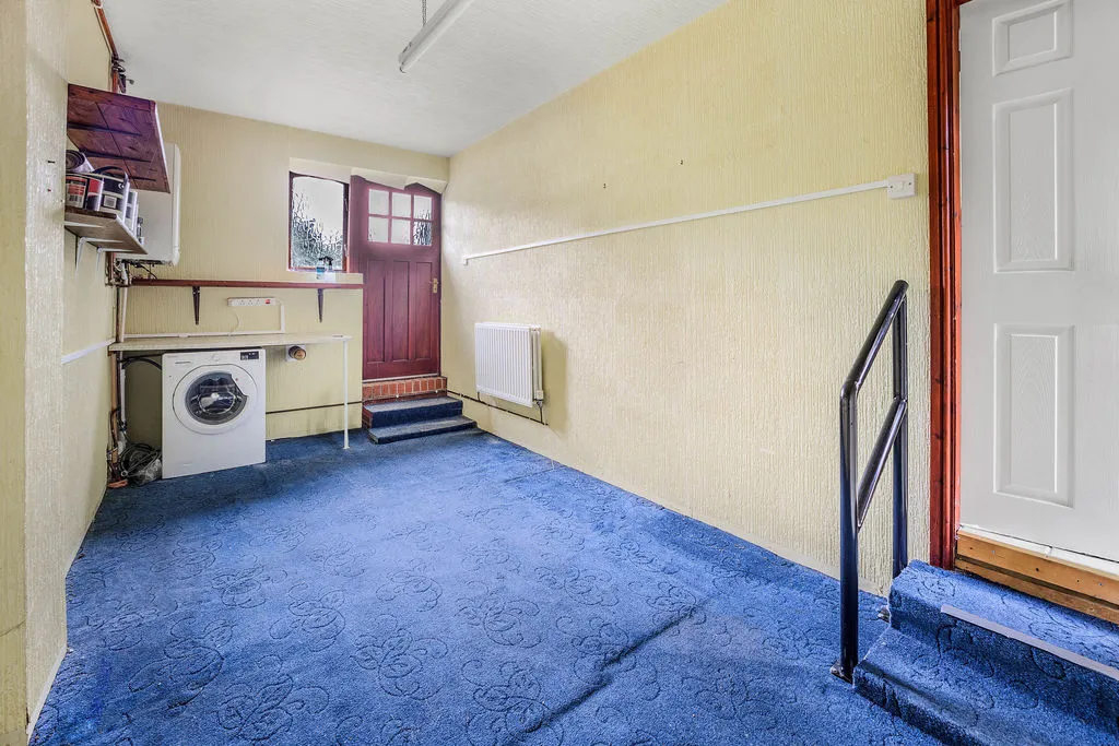 Bowlers Walk, Rochdale OL12 6EN, photo 12