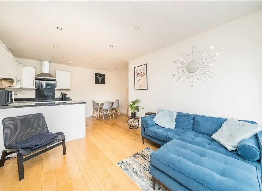 High Street, Hampton Wick, KT1, photo 6