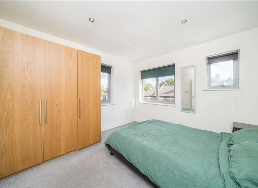 High Street, Hampton Wick, KT1, photo 4