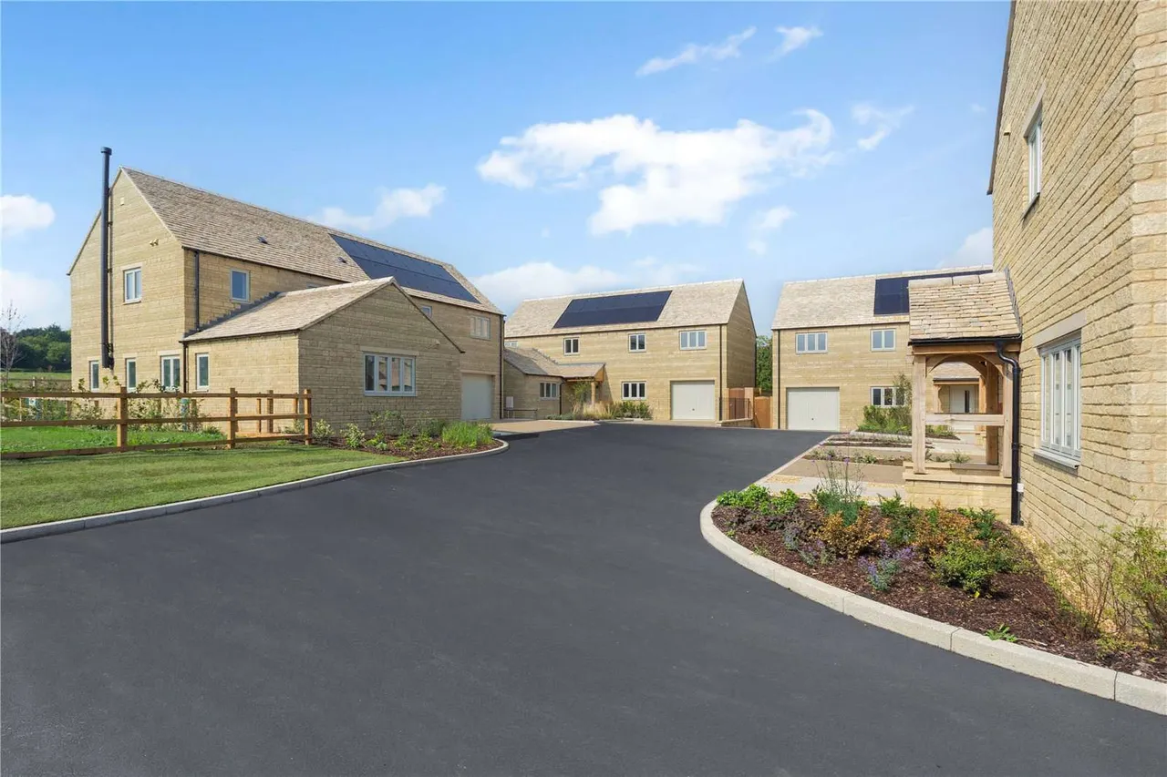 Manor Court, Market Lane, Greet, Cheltenham, GL54 5BJ, photo 10