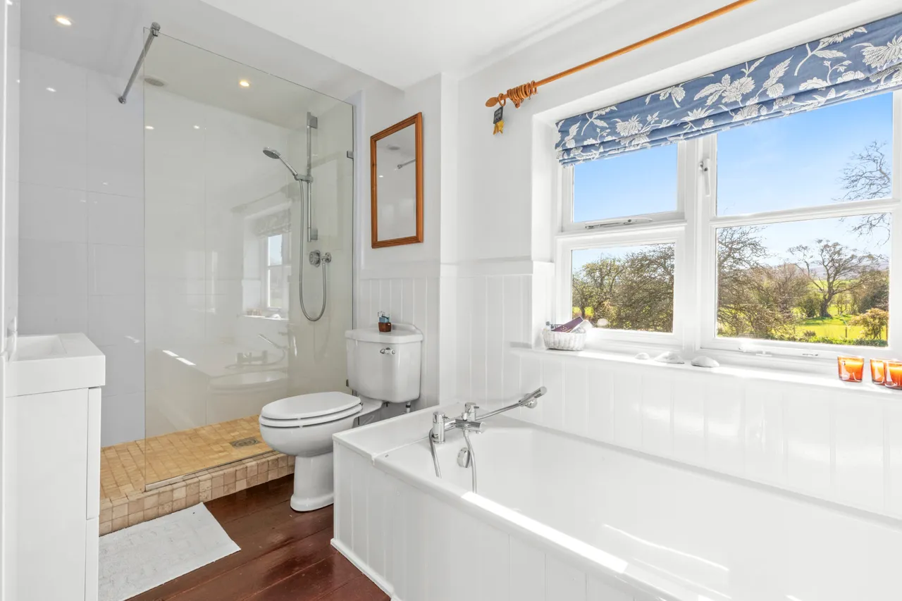 The Gables Nash Lee Road, Terrick, HP17, photo 14