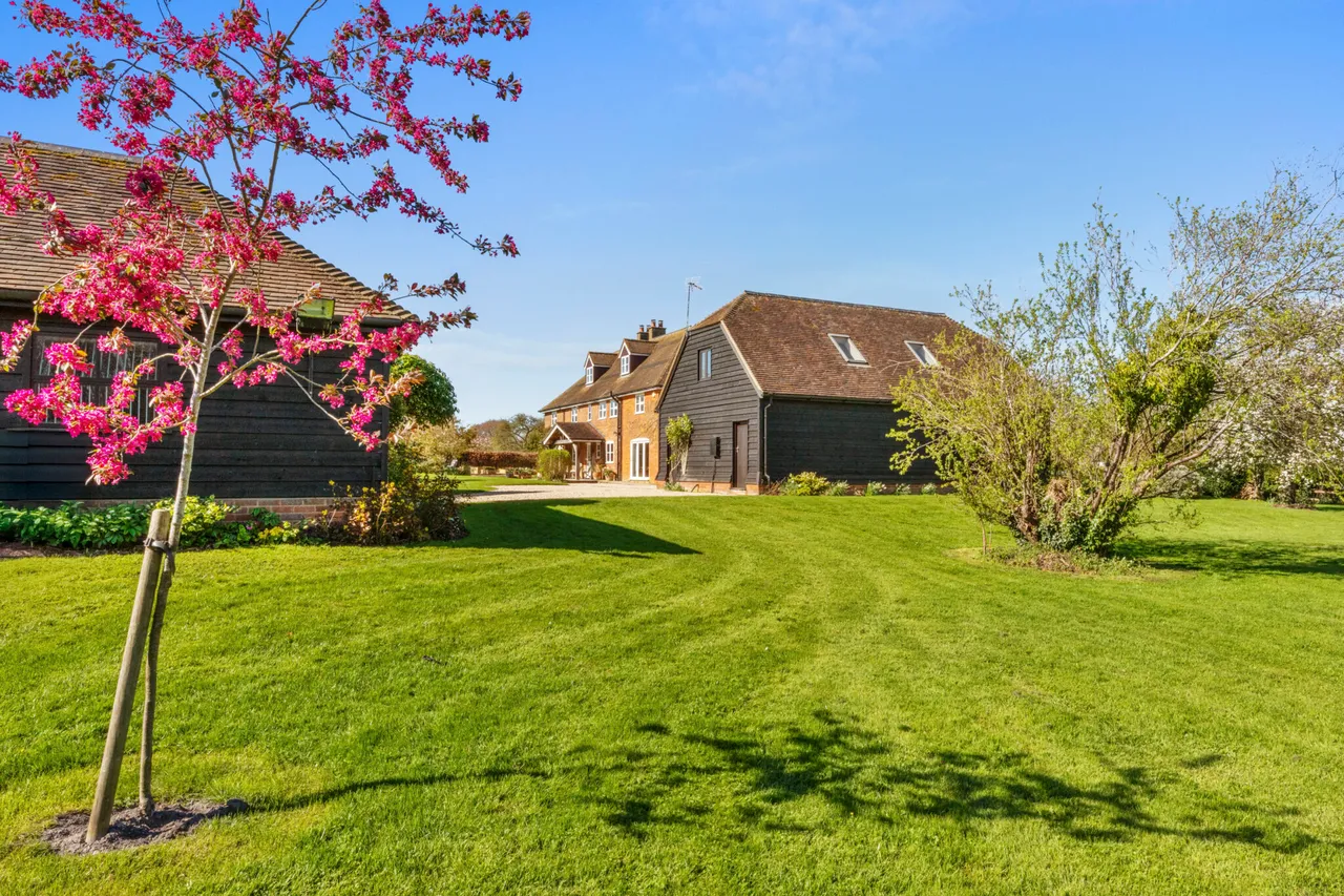The Gables Nash Lee Road, Terrick, HP17, photo 20