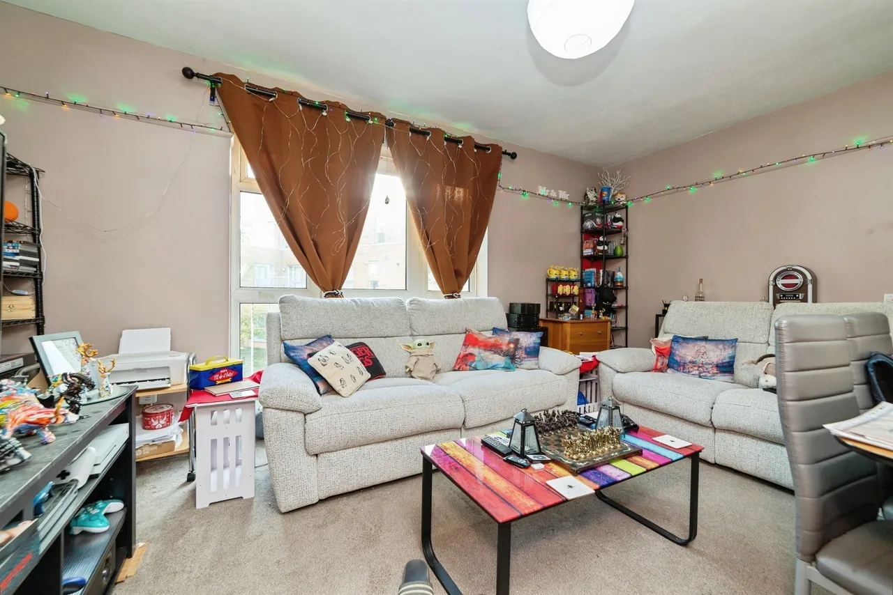 Hutton Close, Hertford, SG14, photo 3