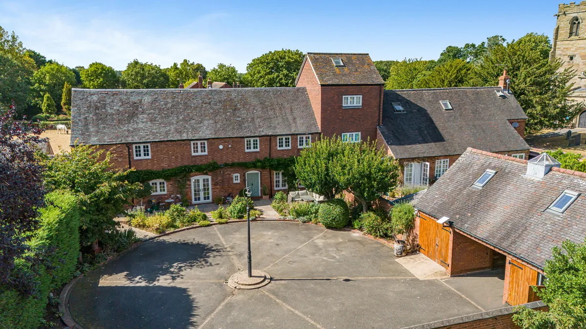 4 bed barn conversion for sale, Church Road, Shackerstone, CV13