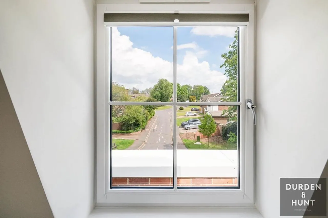 High Street, CM5, photo 12