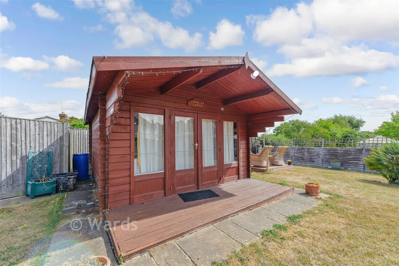 Woodland Close, New Barn, DA3, photo 13