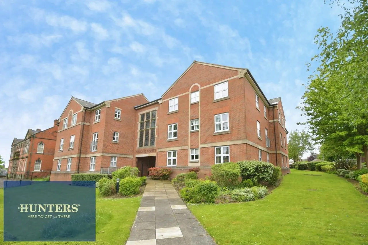 2 bed flat for sale — Stirling Court, Nightingale Close, Chesterfield, S41 7NZ