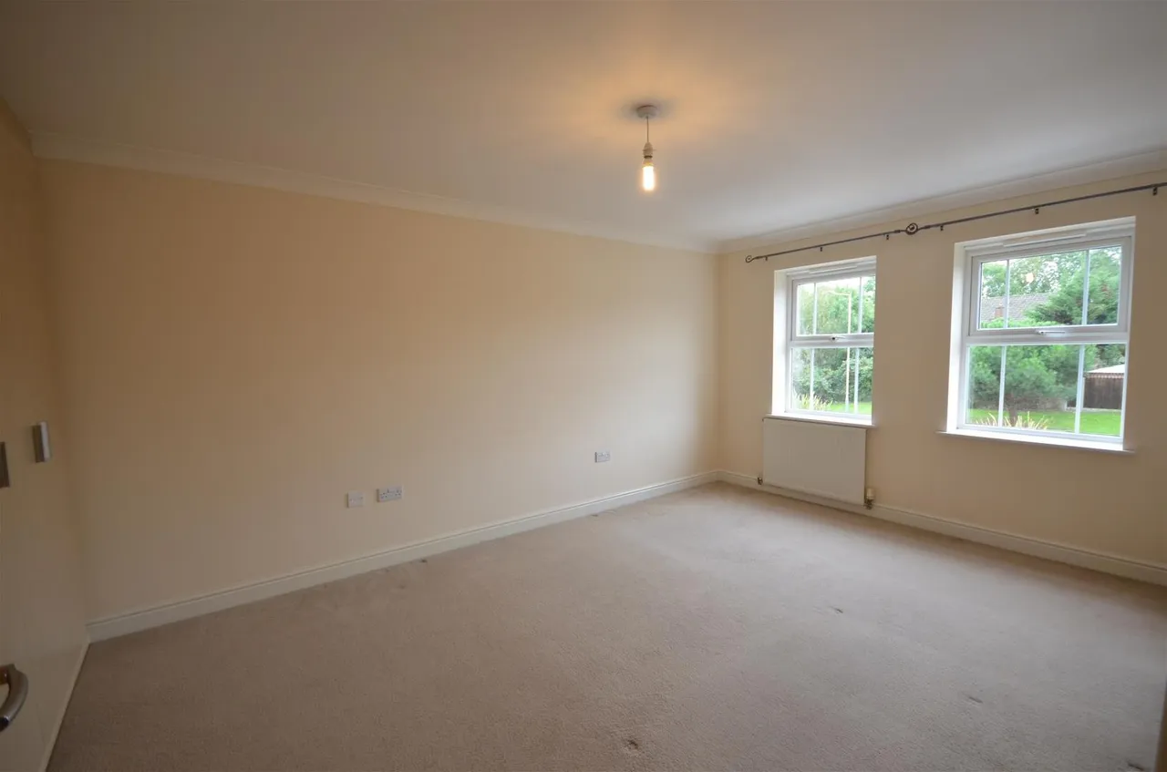 4 Wood Lane, Ruislip, photo 7