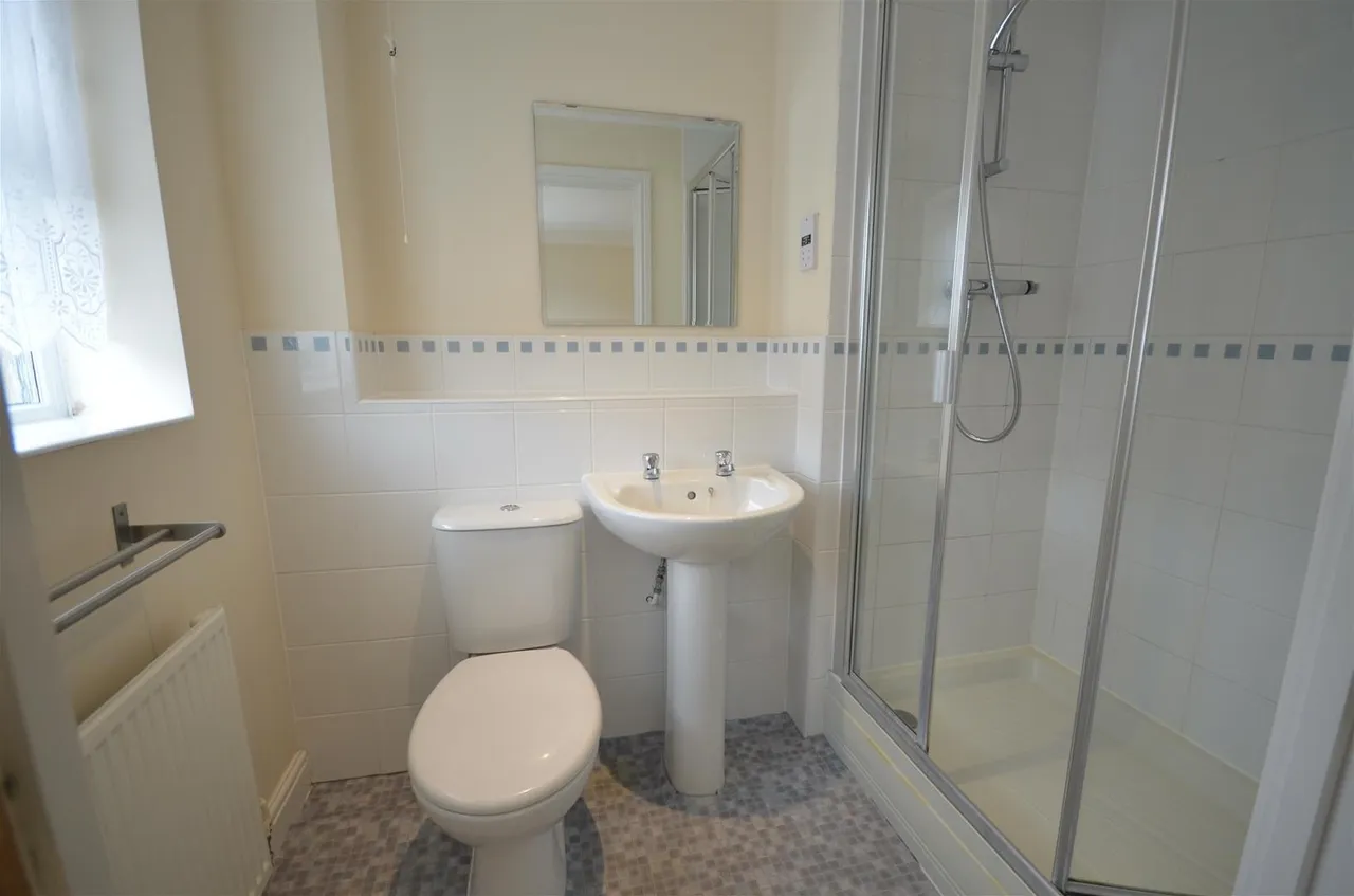 4 Wood Lane, Ruislip, photo 9