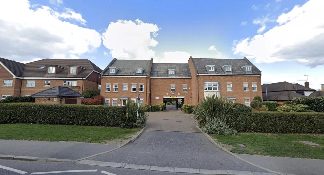 2 bed flat to rent — 4 Wood Lane, Ruislip