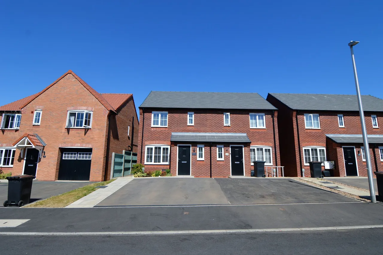 Romulus Way, Nuneaton, Warwickshire, CV11 6ZP, photo 6