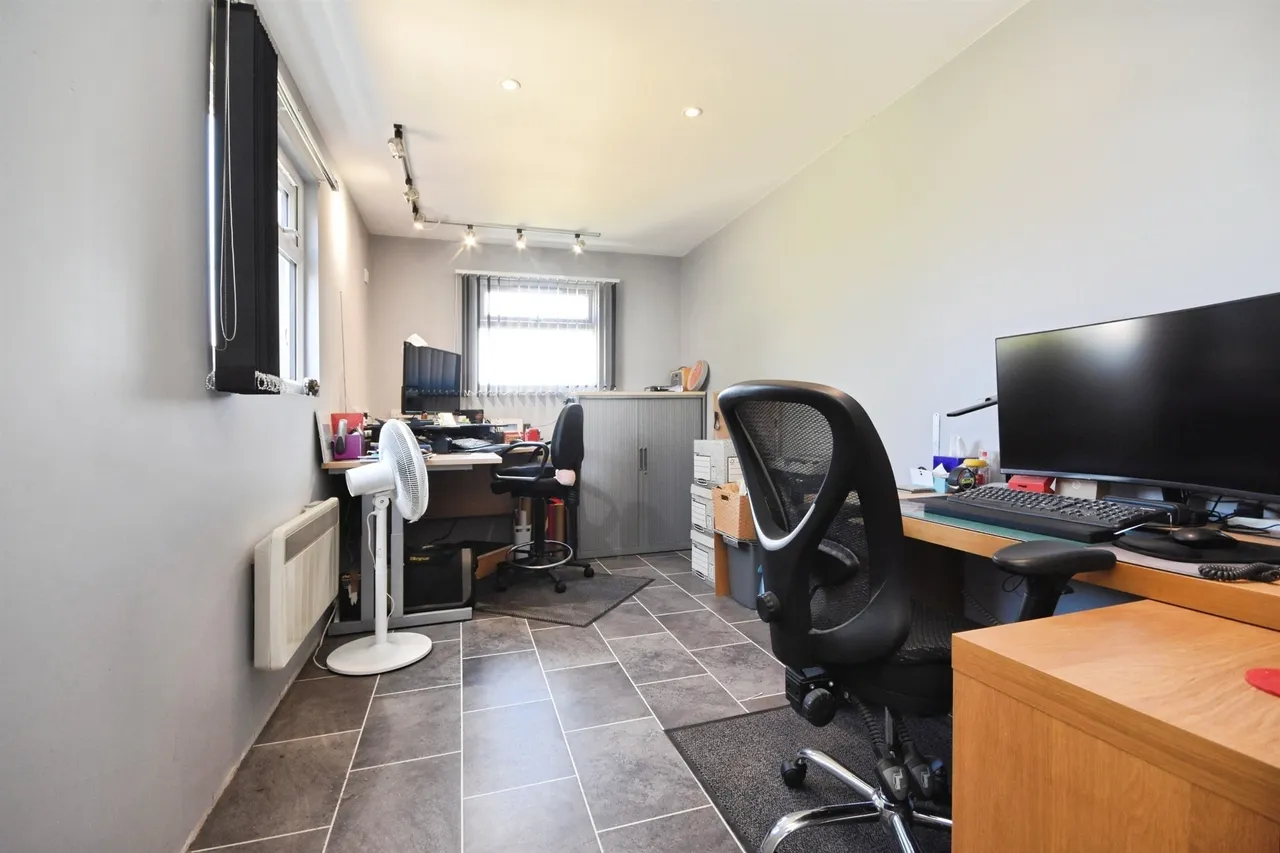 Radwinter Road, Saffron Walden, CB10, photo 8