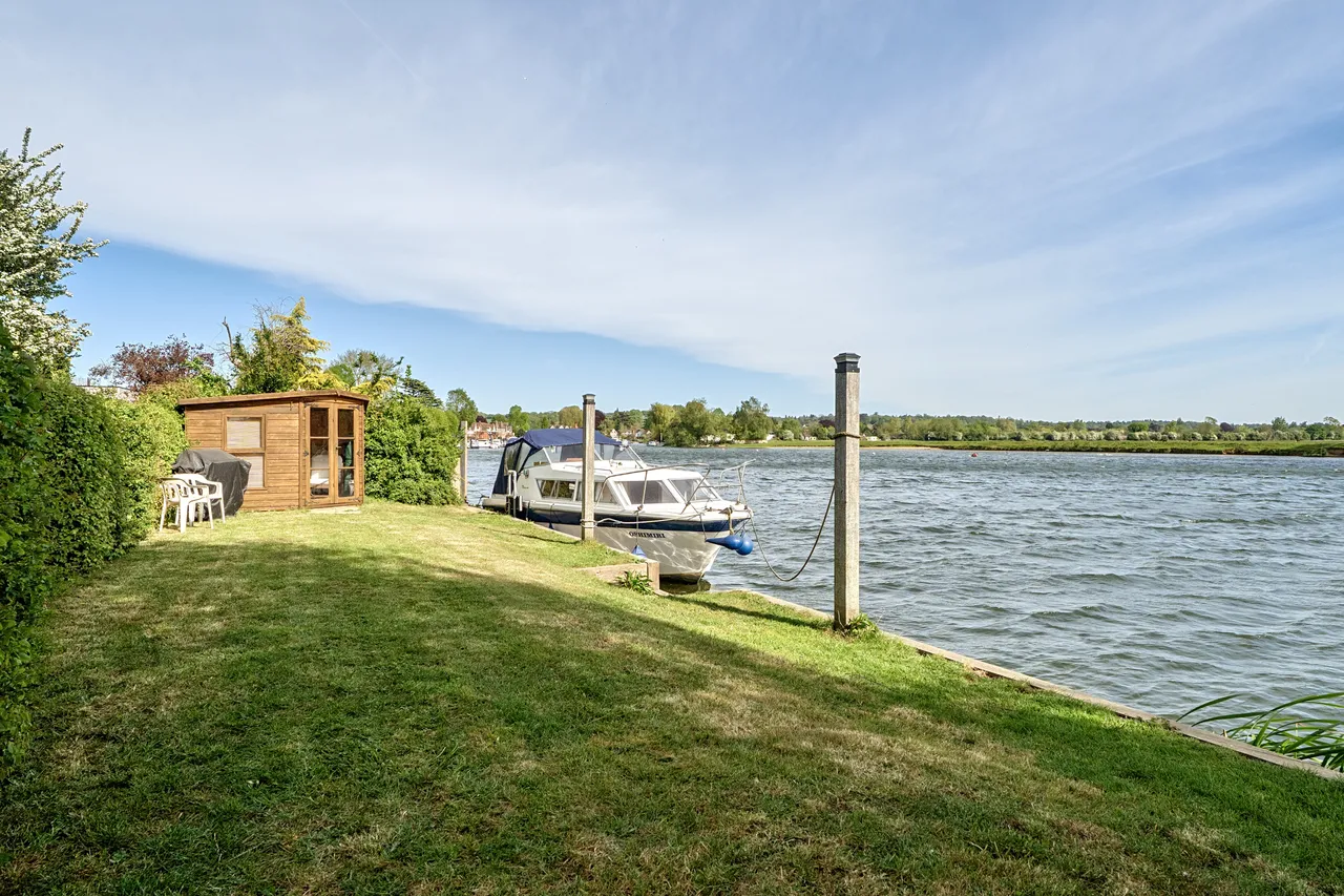 Riverside, Bourne End, SL8, photo 2