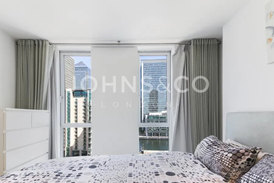 Pan Peninsula Square, London, E14, photo 10
