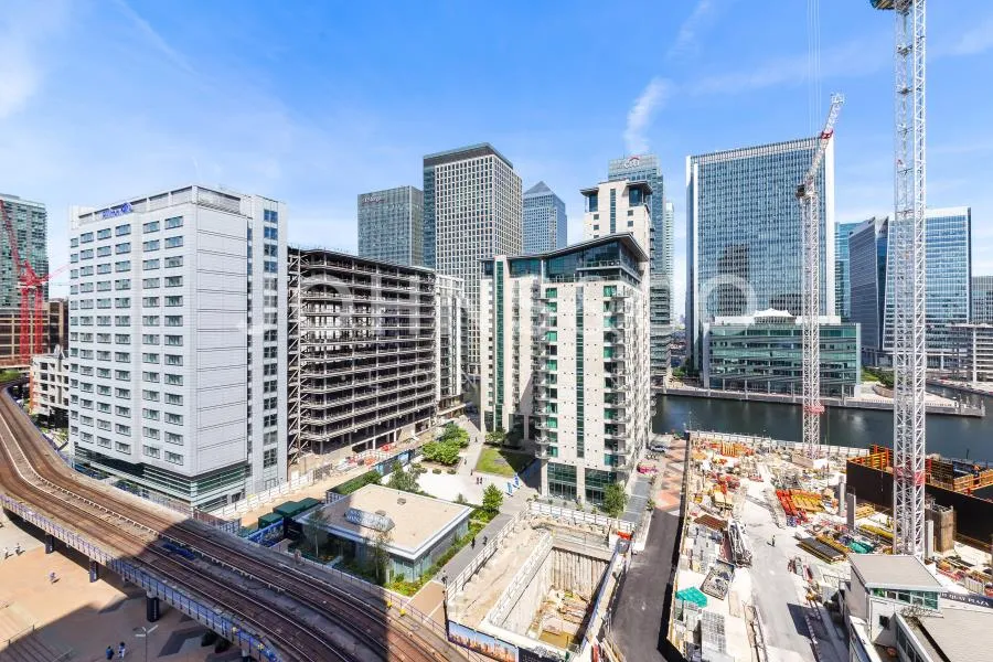 Pan Peninsula Square, London, E14, photo 8