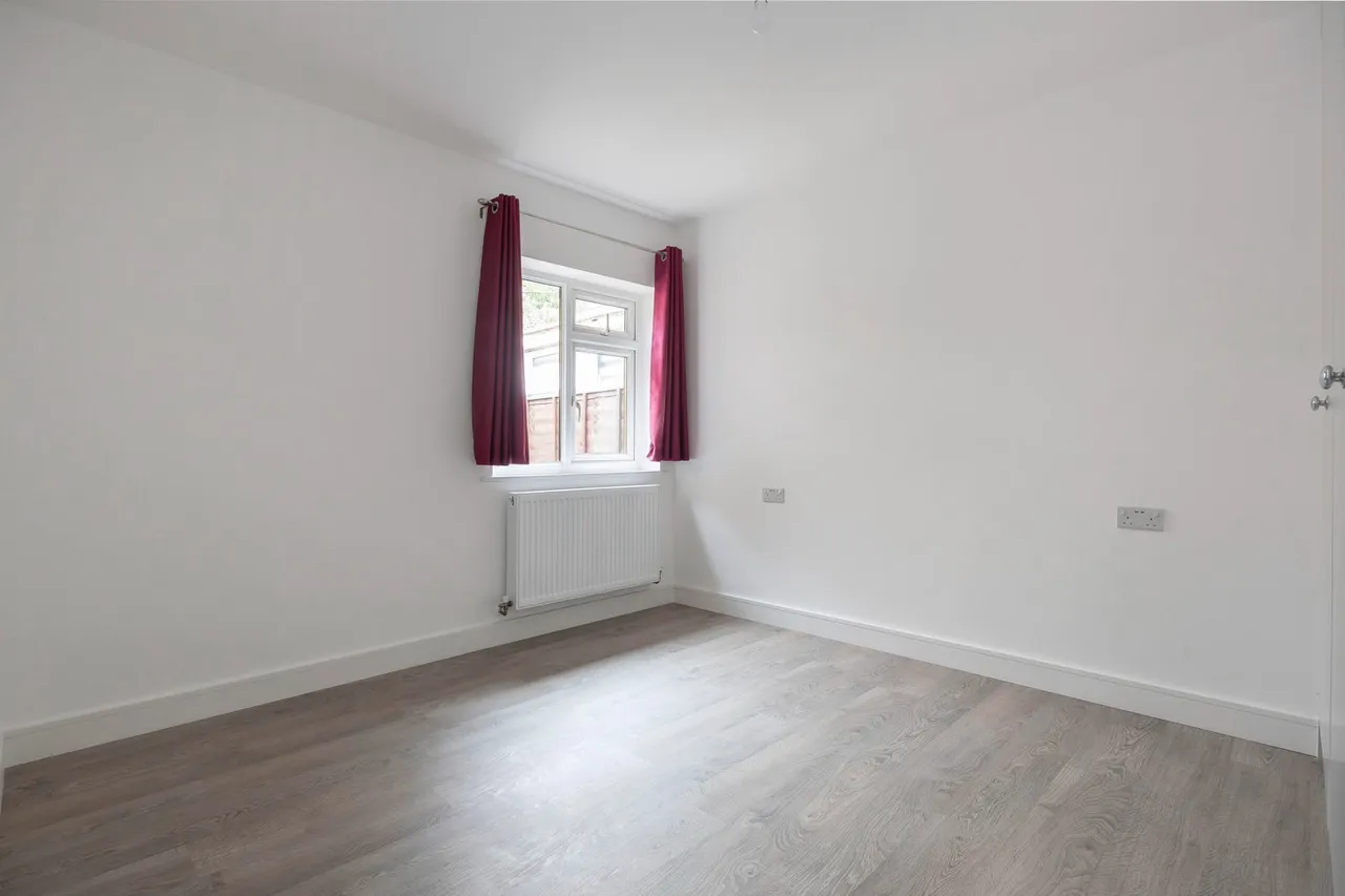 Kingsmead Close, Cheltenham, GL51, photo 16